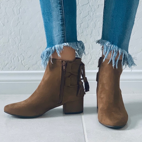 NIB Cognac Back Lace Fringe Tassel Ankle Bootie - Picture 5 of 7